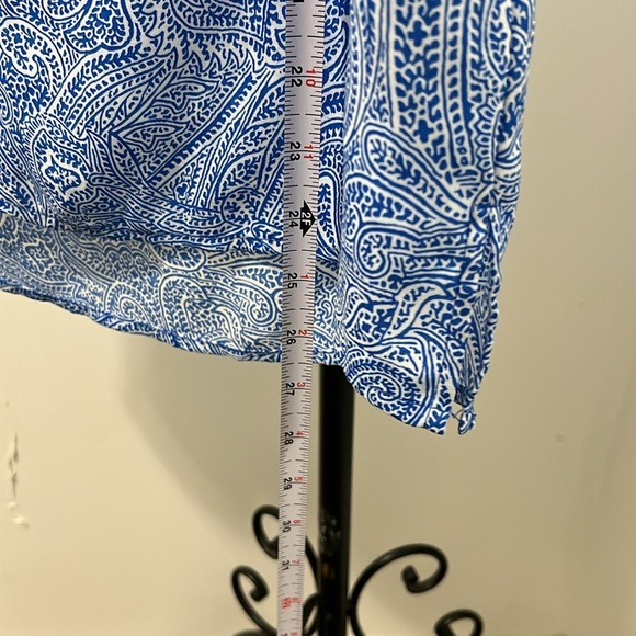 Chaus Sleeveless Top in Blue Paisley - Picture 3 of 6